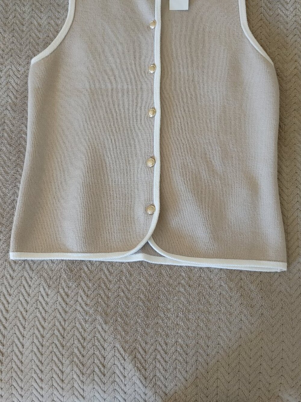 Women's Abercrombie & Fitch Sweater Vest Size: L - Picture 5 of 11